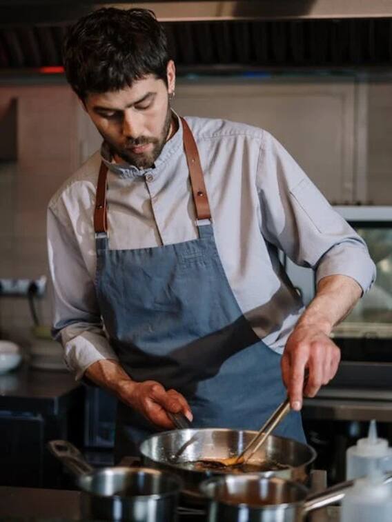 अपने किचन से गायब कर दें ये चीजें, बीमारी का है घर