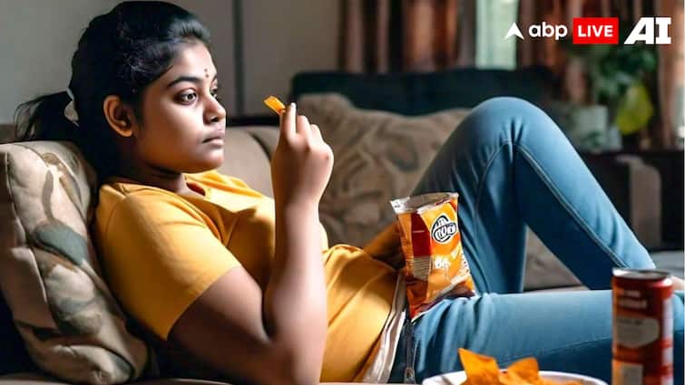 how-much-oil-is-there-in-a-packet-of-20-chips-know-how-dangerous-are-chips-packets Chips Packets:  એક 20 રુપિયાના ચિપ્સના પેકેટમાં કેટલું તેલ હોય છે? જવાબ સાંભળીને ખાવાનું છોડી દીધું