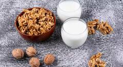 Milk With Dry Fruits: ਦੁੱਧ 'ਚ ਡ੍ਰਾਈ ਫਰੂਟਸ ਮਿਲਾ ਕੇ ਖਾਣ ਨਾਲ ਫਾਇਦਾ ਹੁੰਦਾ ਜਾਂ ਨੁਕਸਾਨ? ਜਾਣੋ ਪੀਣ ਦਾ ਸਹੀ ਸਮਾਂ ਅਤੇ ਤਰੀਕਾ