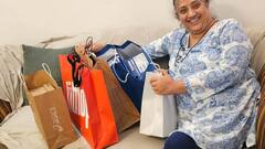 Celebrities on Mother's Day: ஃபோட்டோவுடன் அன்னையர் தின வாழ்த்து சொன்ன வரலட்சுமி சரத்குமார்!