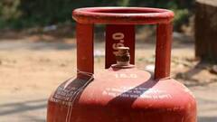 ગેસ સિલિન્ડર પર બીજી કંપનીનું રેગ્યેલેટર લગાવવું ભારે પડશે! થઈ શકે છે લાખોનું નુકસાન