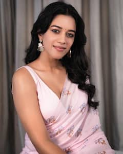 Mirnalini Ravi Photos: పింక్ శారీలో 'లవ్ గురు' బ్యూటీ మృణాళిని!
