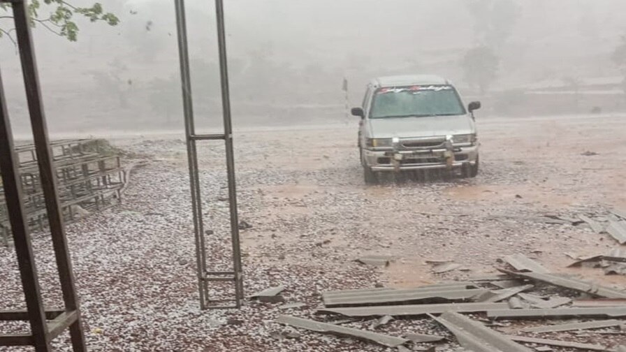 Unseasonal Rain: અમરેલીમાં ભારે પવન બાદ વીજળીના કડાકા સાથે કરા સહિતનો ધોધમાર કમોસમી વરસાદ, ખોડીયાર નદીમાં વરસાદી પાણી ચાલતા થયા
