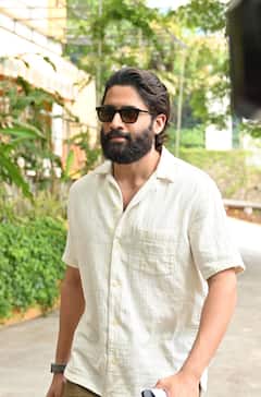 Tollywood Stars cast their vote: పోలింగ్ బూత్‌లకు క్యూ కట్టిన టాలీవుడ్ యంగ్ స్టార్స్... పిఠాపురంలో ఉప్పెన దర్శకుడు