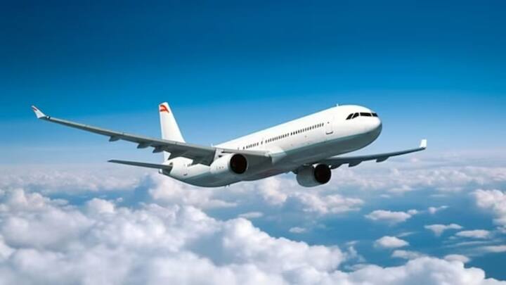 इस दौरान आपको टिकट नॉर्मल के मुकाबले कम दाम पर मिलेगी. इसके लिए आप किसी एक एयरलाइन पर निर्भर ना रहें. 5-6 बाकी अन्य एयरलाइंस की टिकट भी चेक करते रहेें.