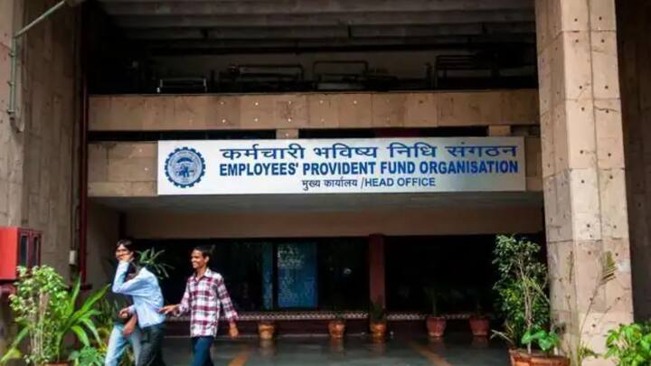 EPFO द्वारा चलाई जा रही EDLI स्कीम के लिए कंपनी की ओर से ही इसके प्रीमीयम का कॉन्ट्रीब्यूशन दिया जाता है.