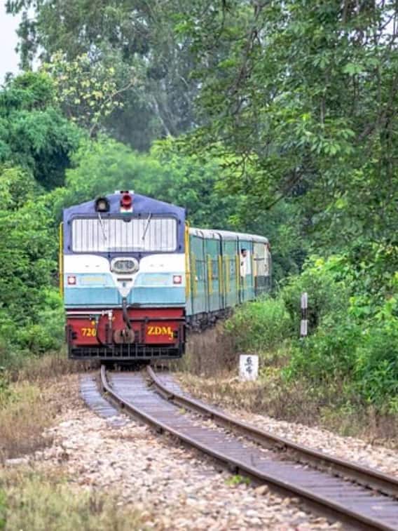 ट्रेन का इंजन कैसे स्टार्ट होता है, क्या होता है सेल्फ स्टार्ट?