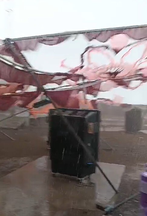 Unseasonal Rain: અમરેલીમાં ભારે પવન બાદ વીજળીના કડાકા સાથે કરા સહિતનો ધોધમાર કમોસમી વરસાદ, ખોડીયાર નદીમાં વરસાદી પાણી ચાલતા થયા