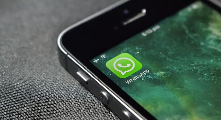 Whatsapp New Feature users to send stickers with the help of AI in android Whatsapp में AI की मदद से भेज पाएंगे स्टिकर, नया फीचर हुआ रोलआउट