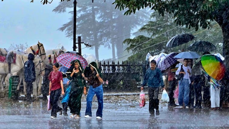 Monsoon Update La Nina Effects will be seen in India US weather agency predict heavy rain flood  Monsoon Update: भारत में इस बार होगी ज्यादा बारिश और ठंड, जून से शुरू हो जाएगा ला लीना का असर