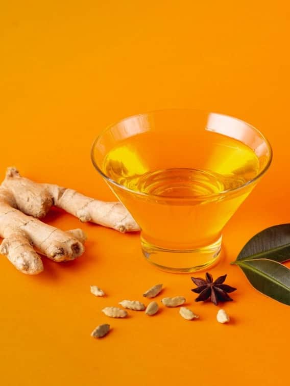खाली पेट अदरक का पानी पीने के हैं ये गजब के फायदे