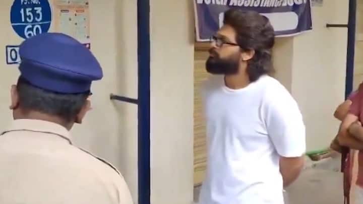 दाक्षिणात्य अभिनेता अल्लू अर्जुनच्या विरोधात पोलिसांत गुन्हा दाखल झाला आहे.