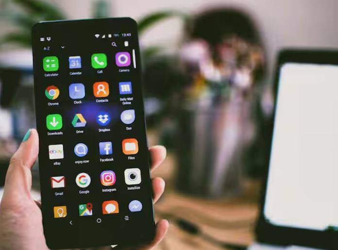 ਮੋਬਾਈਲ ਸਾਡੀ ਜ਼ਿੰਦਗੀ ਦਾ ਬਹੁਤ ਮਹੱਤਵਪੂਰਨ ਹਿੱਸਾ ਬਣ ਗਿਆ ਹੈ। ਅਜਿਹੇ 'ਚ ਕਈ ਵਾਰ ਸਾਨੂੰ ਇਹ ਅਹਿਸਾਸ ਹੋਣ ਲੱਗਦਾ ਹੈ ਕਿ ਸਾਡੇ ਮੋਬਾਇਲ ਦੀ ਘੰਟੀ ਵੱਜ ਰਹੀ ਹੈ, ਪਰ ਅਜਿਹਾ ਨਹੀਂ ਹੈ।