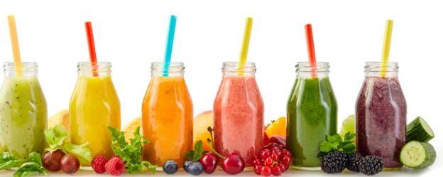 ਸਮੂਦੀਜ਼ ਮਿੱਠੇ, ਸੁਆਦਲੇ ਦਹੀਂ ਜਾਂ ਜੂਸ ਦੇ ਰੂਪ ਵਿੱਚ ਖੰਡ ਨਾਲ ਭਰੀਆਂ ਉੱਚ-ਪ੍ਰੋਟੀਨ ਸਮੂਦੀਜ਼ ਨੂੰ ਡੀਹਾਈਡ੍ਰੇਟਿੰਗ ਪ੍ਰਭਾਵ ਕਿਹਾ ਜਾਂਦਾ ਹੈ। ਗੂੜ੍ਹੇ ਰੰਗ ਦਾ ਪਿਸ਼ਾਬ ਅਤੇ ਅਸਪਸ਼ਟ ਥਕਾਵਟ ਡੀਹਾਈਡਰੇਸ਼ਨ ਦੇ ਲੱਛਣ ਹਨ ਜਿਨ੍ਹਾਂ ਵੱਲ ਧਿਆਨ ਦੇਣਾ ਚਾਹੀਦਾ ਹੈ।