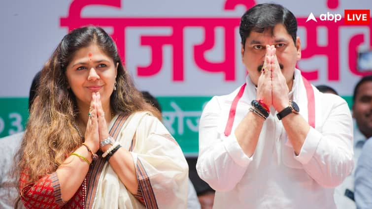 Beed Khasdar Bajrang Sonawane Pankaja Munde  Maharashtra Lok Sabha Election Results 2024 marathi mahiti details news 6 आमदार, 2 खासदार पाठिशी, तरीही पंकजा मुंडेंना पराभवाचा धक्का, बजरंग सोनवणेंनी 15 वर्षांचा किल्ला कसा भेदला? 