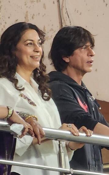 जूही ने समाचार एजेंसी आईएएनएस को दिए एक इंटरव्यू में कहा था “आईपीएल हमेशा रोमांचक होता है. हम सभी अपने टेलीविजन सेट के सामने हैं. जब हमारी टीम खेलती है, तो उन्हें देखना दिलचस्प होता है और हम सभी ज्यादा तनाव में होते हैं. ”