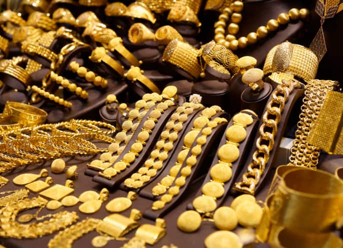 Big fall in gold price big opportunity to buy gold in india Gold and silver price news सोने खरेदीची सुवर्णसंधी! दरात झाली मोठी घसरण, जाणून घ्या कोणत्या शहरात किती दर?