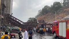 Photos: वडाळ्यात टॉवर कोसळला, चारचाकी गाड्या अडकल्या; वीज टॉवरवरही उडाला भडका