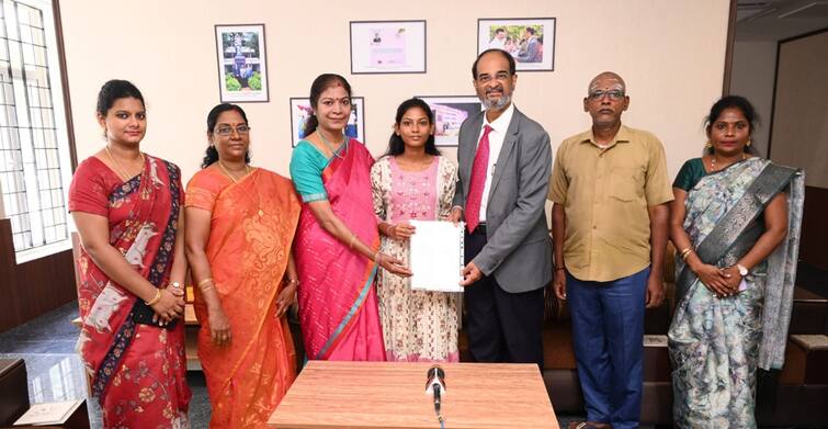 Ethiraj College gave admission BCom to Poongothai who scored first in the Chennai Corporation school மாநகராட்சியில் முதல் மதிப்பெண் பெற்ற பூங்கோதை; 100% உதவித்தொகையோடு சேர்த்துக்கொண்ட எத்திராஜ் கல்லூரி!