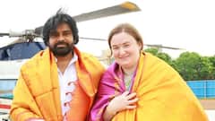 In Pics: భార్యతో కలిసి ఓటేసిన పవన్ కల్యాణ్, హెలికాప్టర్‌లో గ్రాండ్ ఎంట్రీ