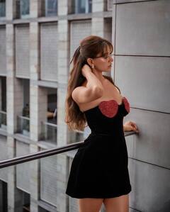 Disha Patani Photo: પાર્ટી માટે બેસ્ટ છે દિશા પટનીનો આ આઉટફીટ, જુઓ હોટ તસવીરો