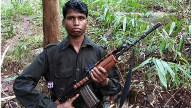 Dhamtari Naxak Encounter Most Wanted Mangal Madkam killed ann धमतरी में पुलिस और नक्सलियों के बीच मुठभेड़, 5 लाख का इनामी मंगल मड़काम ढेर, हथियार और विस्फोटक बरामद