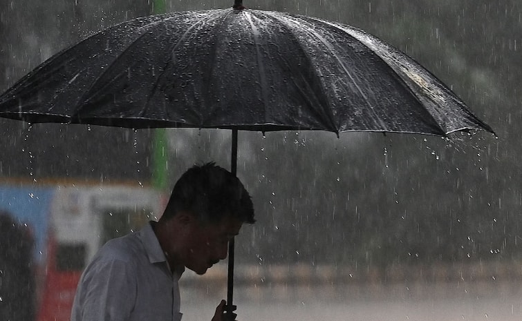 Maharashtra Weather Rain News Warning of heavy unseasonal rain in the state till May 18 सावधान! 'या' जिल्ह्यात कोसळणार सर्वात जास्त पाऊस, पंजाबराव डखांचा अंदाज काय?
