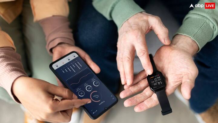 Smartwatches under 5000: मार्केट में कई ऐसी स्मार्टवॉच मौजूद हैं, जो कि ढेर सारे फीचर्स रखती हैं. इसी कड़ी में हम आपको 5 ऐसी स्मार्टवॉच के बारे में बताने जा रहे हैं.