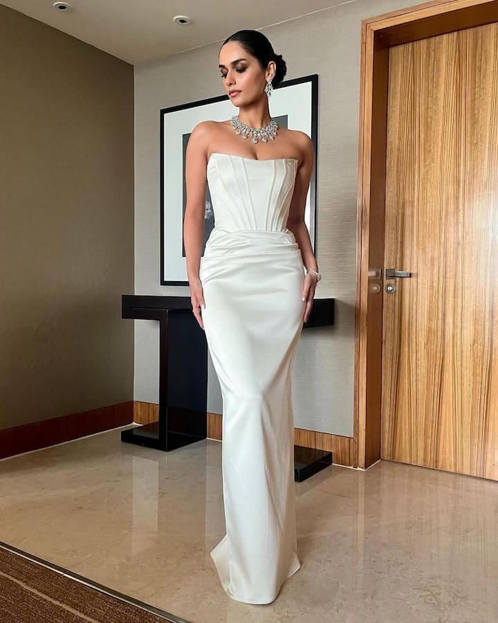 For a recent event, the diva got all dolled up in a white corset dress that perfectly accentuated her svelte figure.