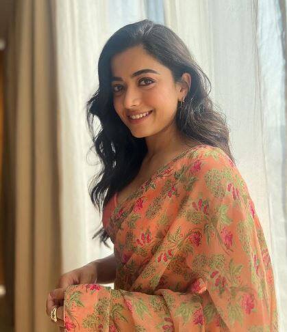 फिल्म रैंबो को लेकर मार्केट में अफवाह थी कि इसे बंद कर दिया गया है लेकिन ऐसा नहीं है. मीडिया रिपोर्ट्स के मुताबिक, फिल्म रैंबो को धीरे-धीरे बनाया जा रहा है क्योंकि इसमें काम करने वाले कलाकारों की डेट्स पहले से बंटी है. फिल्म में देव मोहन भी नजर आएंगे. ये फिल्म अगले साल रिलीज हो सकती है.