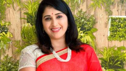 kannada serial actress Pavithra Jayaram dies in car accident Pavithra Jayaram: அப்பளம் போல நொறுங்கிய கார்.. சாலை விபத்தில் பிரபல சீரியல் நடிகை பலி