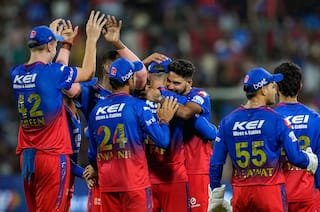 IPL 2024: पहले 8 मैचों में 7 हार, फिर लगातार जीते 5 मुकाबले, जानें RCB ने कैसे बदली अपनी किस्मत?