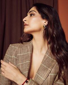 Sonam Kapoor Photos: క‌పూర్ బ్యూటీ స్ట‌న్నింగ్ లుక్