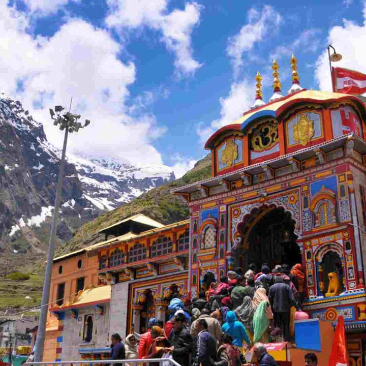 Badrinath  Yatra : ਉੱਤਰਾਖੰਡ ਵਿੱਚ 12 ਮਈ ਨੂੰ ਬਦਰੀਨਾਥ ਮੰਦਰ ਦੇ ਦਰਵਾਜ਼ੇ ਖੁੱਲ੍ਹਦੇ ਹੀ ਚਾਰਧਾਮ ਦੀ ਯਾਤਰਾ ਸ਼ੁਰੂ ਹੋ ਜਾਵੇਗੀ। ਇਸ ਤੋਂ ਪਹਿਲਾਂ ਕੇਦਾਰਨਾਥ, ਗੰਗੋਤਰੀ ਅਤੇ ਯਮੁਨੋਤਰੀ ਦੀ ਯਾਤਰਾ ਸ਼ੁਰੂ ਹੋ ਚੁੱਕੀ ਹੈ।