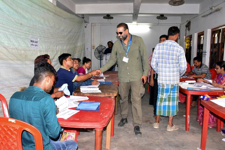 इस प्रक्रिया को चैलेंज वोट कहा जाता है, अगर वोटर खुद की पहचान साबित कर लेता है तो पोलिंग एजेंट का ऑब्जेक्शन खारिज हो जाता है और दो रुपये जमा कर लिए जाते हैं.