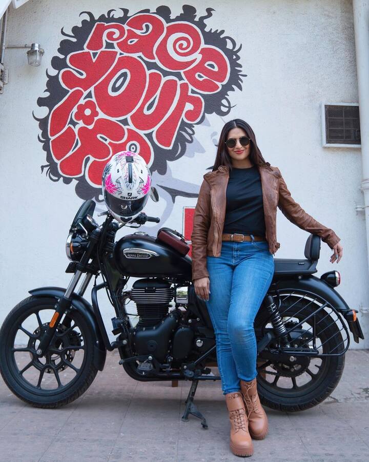 इस शो से ही एक दूसरे को डेट करना शुरू कर दिया था. कुछ समय रिलेशनशिप में रहने के बाद दिव्यांका और विवेक ने शादी कर ली थी.