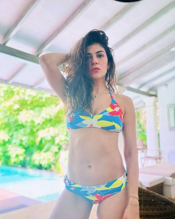 भल्या भल्या अभिनेत्रींना लाजवणारी IPLची गोड अँकर!