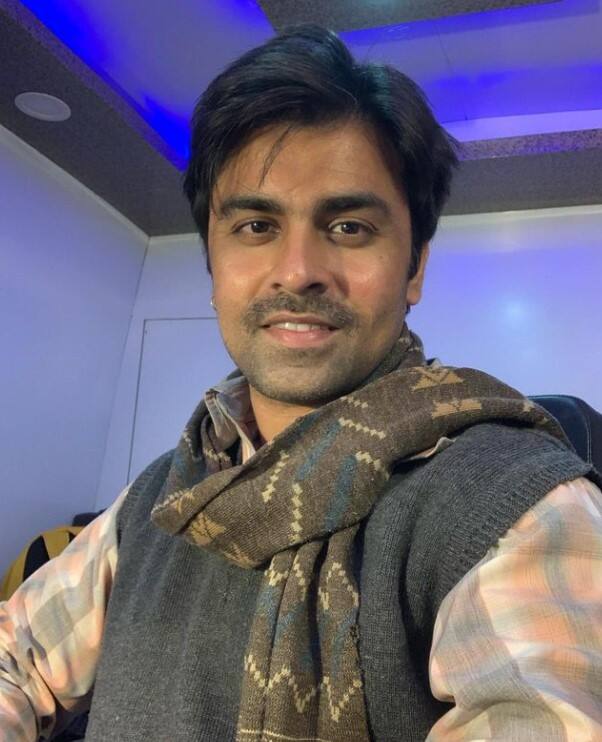 जितेंद्र कुमार ने पंचायत के अभी तक के सभी सीजन में अपनी शानदार एक्टिंग से लोगों का दिल जीता है और अब वे एक बार फिर सीजन 3 को लेकर चर्चा में हैं.