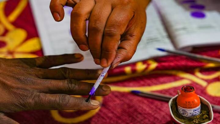 Polling Booth Rules: ઘણી વખત કેટલાક લોકોને પોલિંગ બૂથ પર મતદાન કરવાથી રોકવામાં આવે છે, પોલિંગ એજન્ટો તેમને તેમની ઓળખ સાબિત કરવા કહે છે.