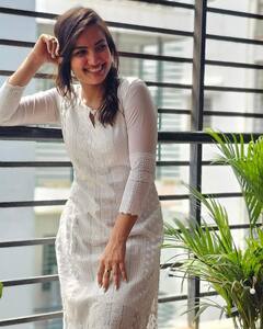 Siri Hanmanth Latest Photos : కలంకారి డ్రెస్​లో సిరి హనుమంత్.. మేకప్​ తక్కువ వేసుకుంటే ఇలా ఉంటుందా?