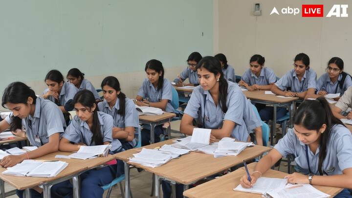 हेवी कपड़े जिनमें लंबी बांहे हों और बहुत सारी जेबे हों, ये पहनकर जाना एलाऊ नहीं है. सीधे, सिंपल लाइट और कॉटन के कपड़े पहनकर जाएं तो बेहतर रहेगा.