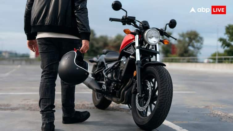 How to start bike with kick or self start which is better in motorcycle features Kick Or Self Start: बाइक को किक मारें या करें सेल्फ स्टार्ट, क्या है ज्यादा बेहतर? जानें फायदे और नुकसान