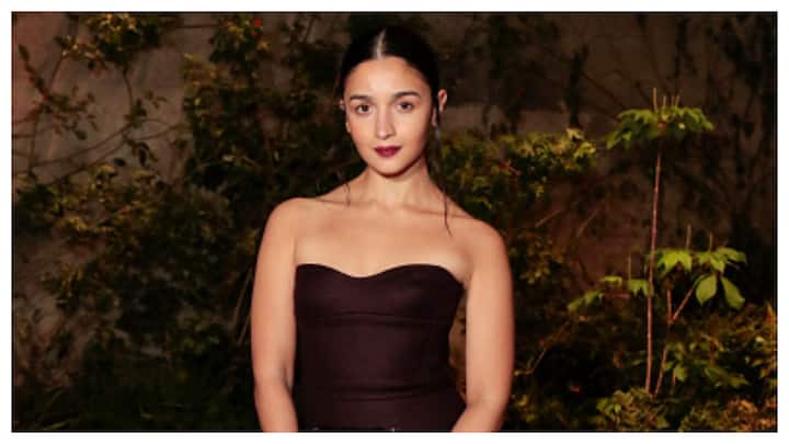 After impressing everyone with her Met Gala 2024 appearance, Alia Bhatt attended the Gucci Cruise Show 2025 in London in a black dress.