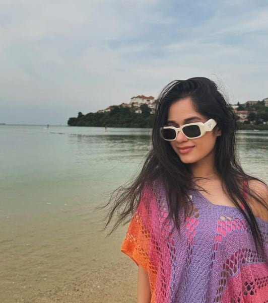 2001 में मुंबई में जन्मीं जन्नत ने 7 साल की उम्र में 2008 के टीवी शो ‘चांद के पार चलो’ में एक छोटा सा रोल प्ले किया था.