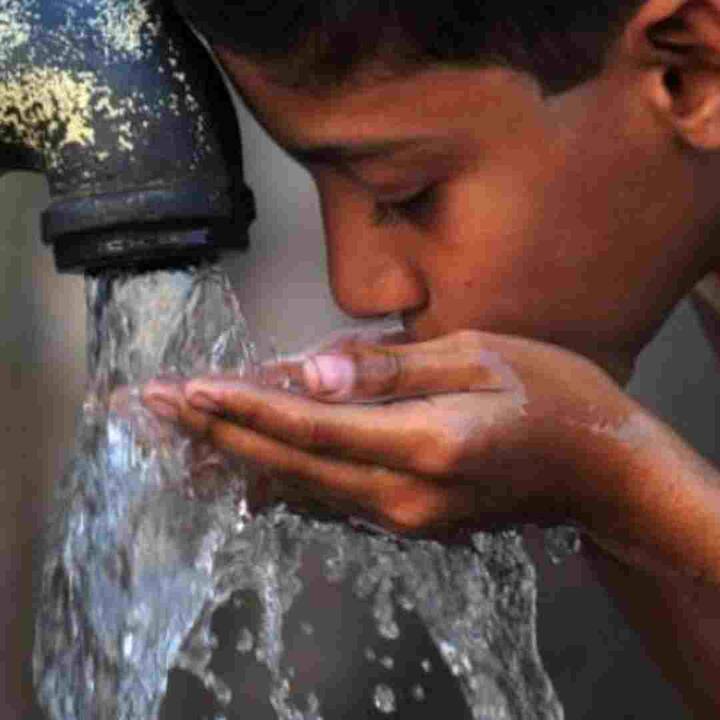 ਜੇਕਰ ਗਰਮੀਆਂ 'ਚ ਕਬਜ਼ ਦੀ ਸਮੱਸਿਆ ਸ਼ੁਰੂ ਹੋ ਜਾਂਦੀ ਹੈ ਤਾਂ ਭੋਜਨ ਨੂੰ ਹਲਕਾ ਰੱਖਣ ਅਤੇ ਖੂਬ ਪਾਣੀ ਪੀਣ ਦੇ ਨਾਲ-ਨਾਲ ਕੁਝ ਕੁਦਰਤੀ ਚੀਜ਼ਾਂ ਦਾ ਸੇਵਨ ਕਰਨ ਨਾਲ ਰਾਹਤ ਮਿਲ ਸਕਦੀ ਹੈ। ਤਾਂ ਆਓ ਜਾਣਦੇ ਹਾਂ।