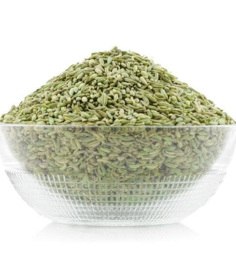 ਸੌਂਫ ਦਾ ਪਾਣੀ ਬਣਾਉਣ ਲਈ ਤੁਹਾਨੂੰ 2-3 ਚਮਚ ਸੌਂਫ ਲੈਣੀ ਪਵੇਗੀ। ਇਸ ਨੂੰ ਰਾਤ ਭਰ ਪਾਣੀ ‘ਚ ਭਿੱਜ ਕੇ ਰੱਖੋ। ਫਿਰ ਇਸ ਨੂੰ ਛਾਣ ਕੇ ਸਵੇਰੇ ਇਸ ਦਾ ਸੇਵਨ ਕਰੋ। ਜੇਕਰ ਤੁਹਾਨੂੰ ਇਸ ਦਾ ਸਵਾਦ ਪਸੰਦ ਨਹੀਂ ਹੈ ਤਾਂ ਤੁਸੀਂ ਇਸ ‘ਚ ਸ਼ਹਿਦ ਮਿਲਾ ਸਕਦੇ ਹੋ।