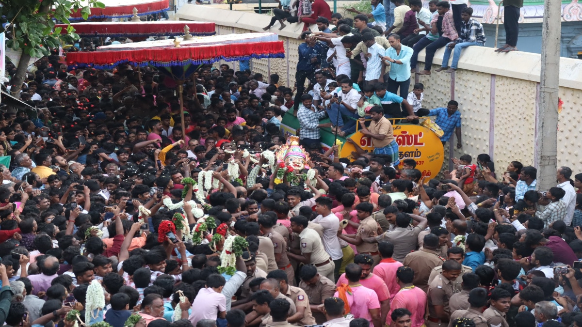 குடியாத்தம் கெங்கை அம்மன் சிரசு திருவிழா; லட்சக்கணக்கான பக்தர்கள் சாமி தரிசனம்