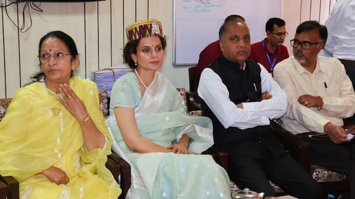 मंडी सीट पर कांग्रेस और बीजेपी में कड़ा मुकाबला माना जा रहा है. क्योंकि कांग्रेस ने यहां से कद्दावर दिवंगत नेता वीरभद्र सिंह के बेटे विक्रमादित्य सिंह को उतारा है.