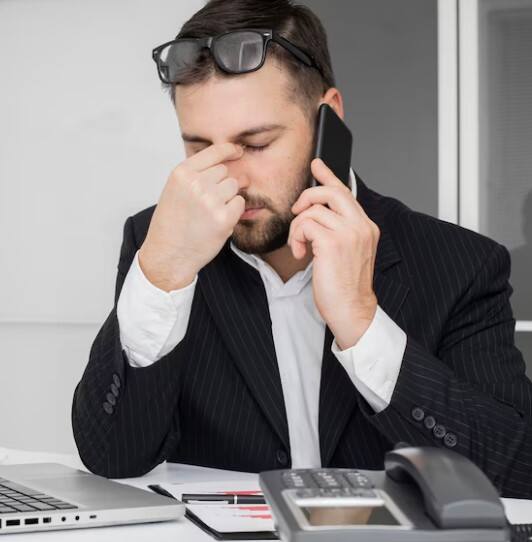 ਅੱਜ ਕੱਲ੍ਹ ਦੇ ਖਾਣ-ਪੀਣ ਅਤੇ ਦੌੜ-ਭੱਜ ਵਾਲੀ ਲਾਈਫ ਕਰਕੇ ਸਿਹਤ ਉੱਤੇ ਬੁਰਾ ਅਸਰ ਪੈ ਰਿਹਾ ਹੈ। ਬਹੁਤ ਸਾਰੇ ਲੋਕ ਕੰਪਿਊਟਰ ਅਤੇ ਲੈਪਟਾਪ ਉੱਤੇ ਕੰਮ ਕਰਦੇ ਹਨ। ਜਿਸ ਕਰਕੇ ਉਨ੍ਹਾਂ ਦੀਆਂ ਅੱਖਾਂ ਦੀ ਰੋਸ਼ਨੀ ਉੱਤੇ ਬੁਰਾ ਅਸਰ ਪੈਂਦਾ ਹੈ।