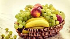 Fruit Storage : ही फळे फ्रिजमध्ये ठेवण्याची चूक करत असाल तर फायद्याऐवजी तोटाच होईल.